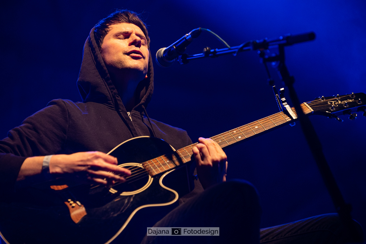 Isaac Howlett - Solo Acoustic by Empathy Test  Reithalle Dresden