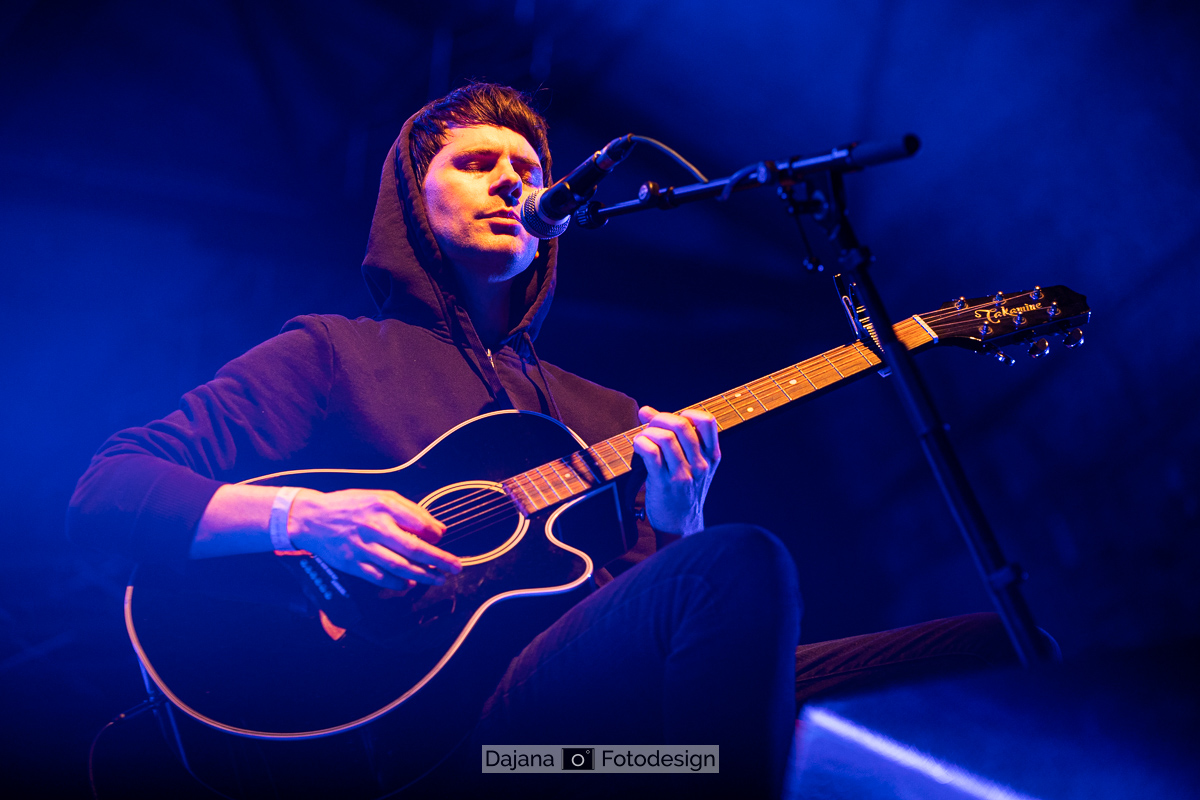 Isaac Howlett - Solo Acoustic by Empathy Test  Reithalle Dresden